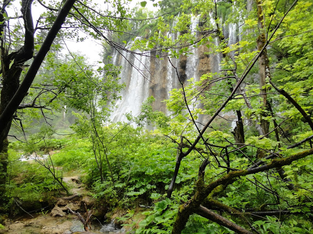 Katere so glavne turistične atrakcije na Plitvicah?