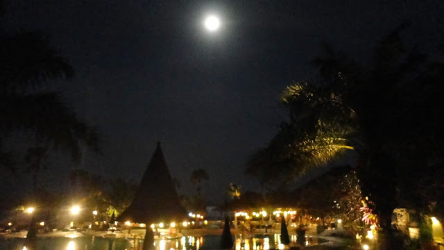 Lua cheia na ilha de Bali