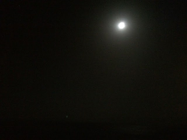 Lua cheia no mar