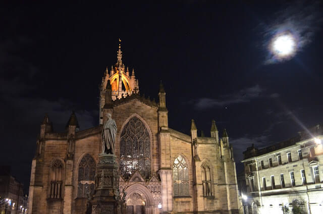 Edimburgo Free Walking Tour Night