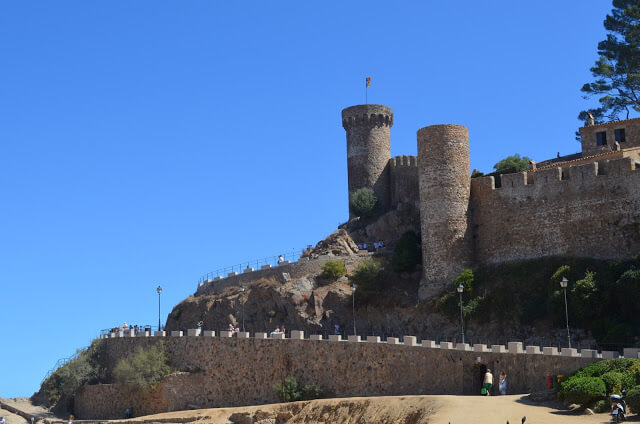 Tossa de Mar, alte Stadtmauer, Burg und atemberaubende Strände