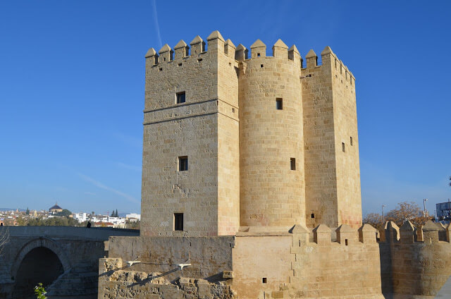 Torre de Calahorra en fæstning fra det 17. århundrede