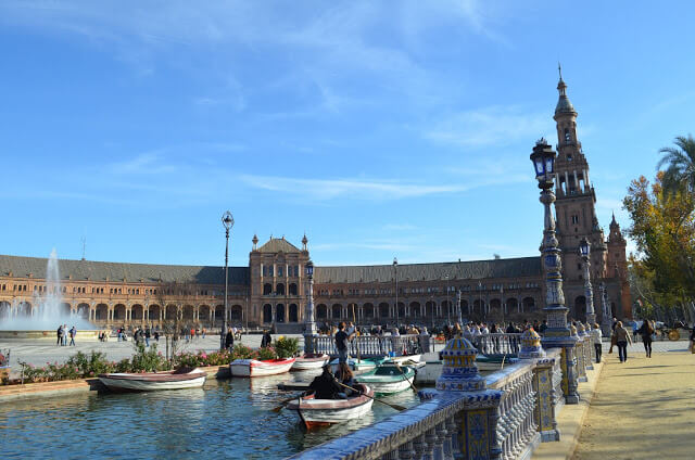 Plaça espanyola de Sevilla