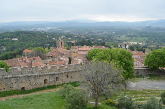 O que fazer em Grimaud, e quais são as atrações?