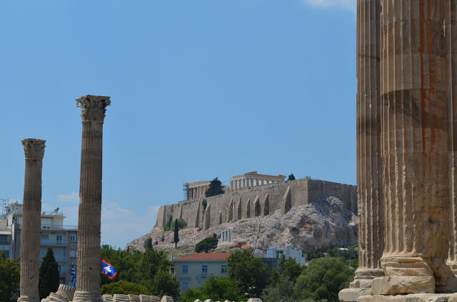 Acrópole vista do templo de Zeus