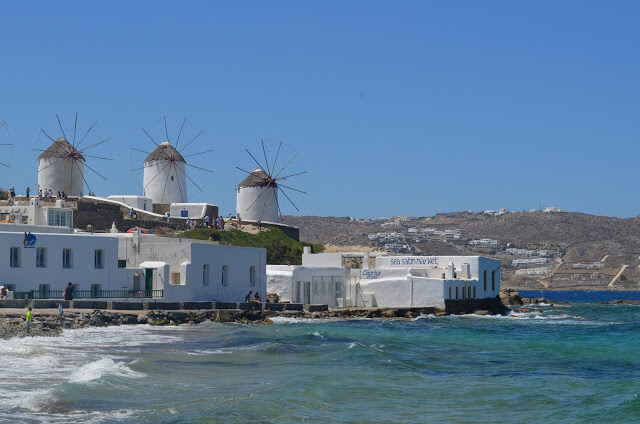 Mikonos na grčkom ili Mykonos na portugalskom