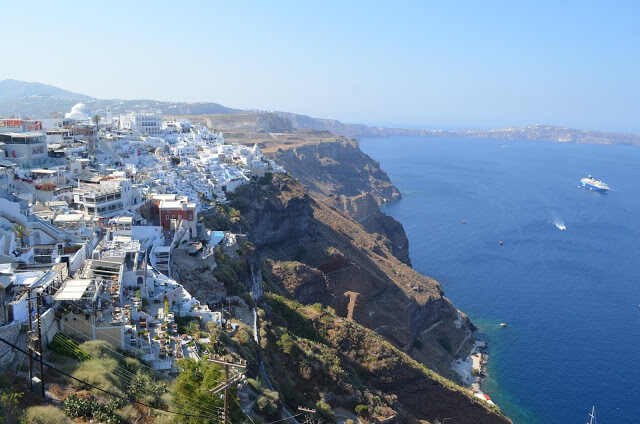 Cidade de Fira na Ilha de Santorini