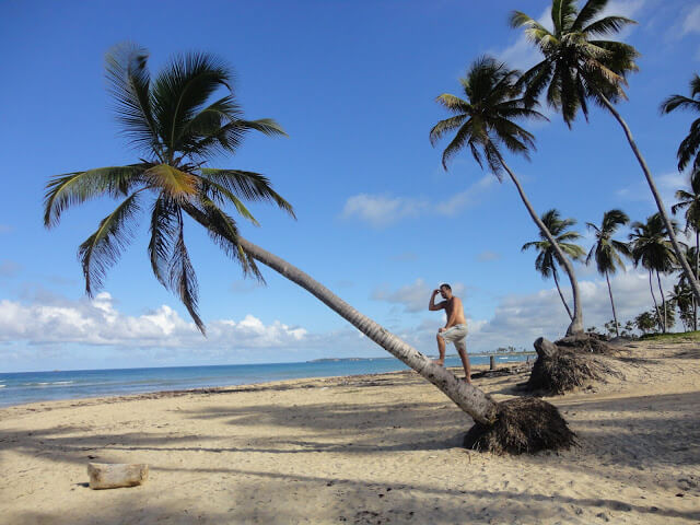 Praia deserta em frente ao hotel Dreams Punta Cana