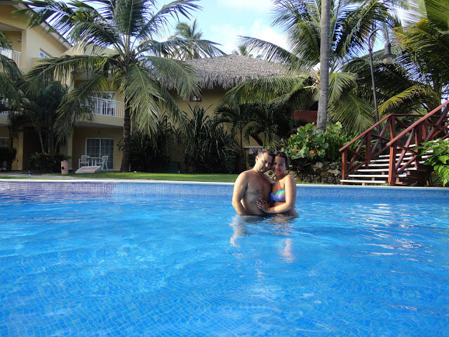 Nós na piscina do hotel Dreams Punta Cana