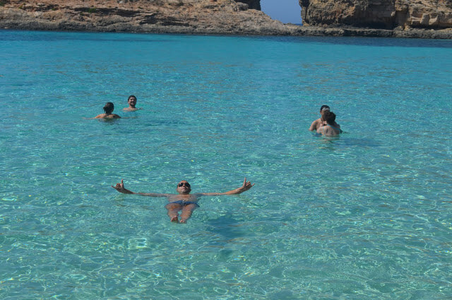 Boiando na águas da Blue Lagoon