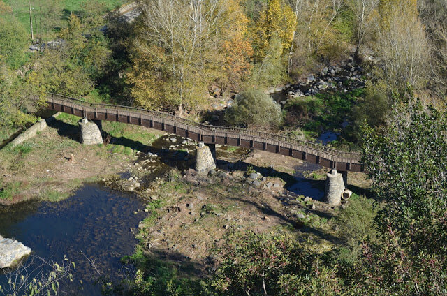 ponte sobre o rio Fluviá