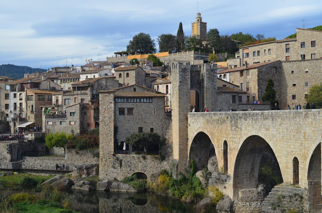 Vista da cidade de Besalu