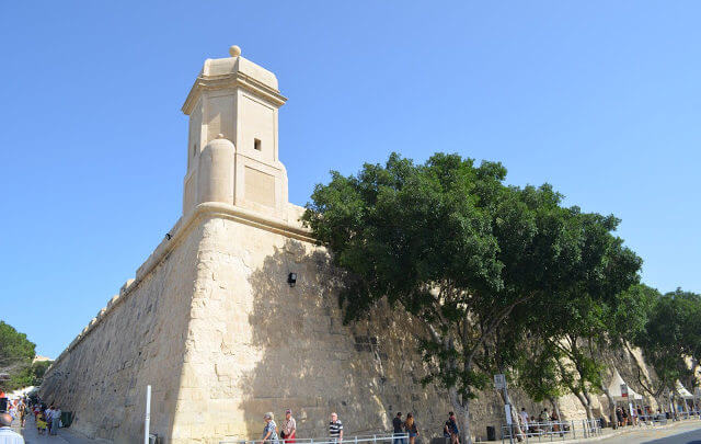 Parte da muralha da cidade antiga de Valeta