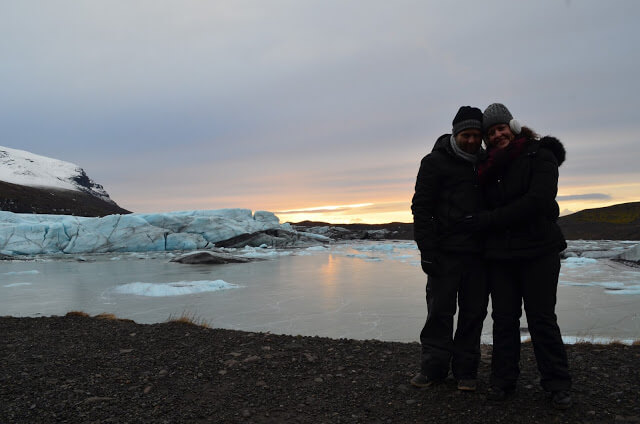 Priscila e Christian Gutierrez no Glacial Sólheimajökull