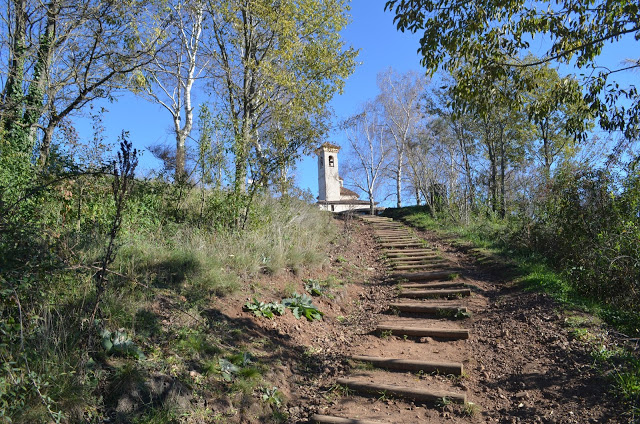 Subida para chegar no vulcão da cidade de Olot