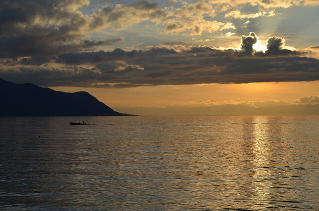 pôr do sol no Lago Léman