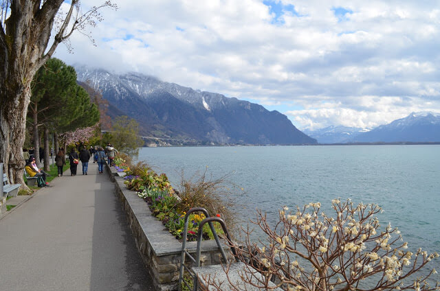 calçadão à beira de Montreux