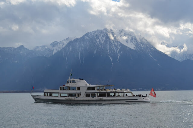 Passeio de barco na lago Léman