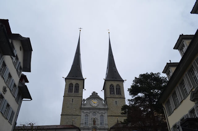 Igreja Hofkirche St. Leodegar