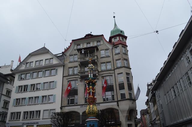 Altes Luzerner Rathaus uma fonte