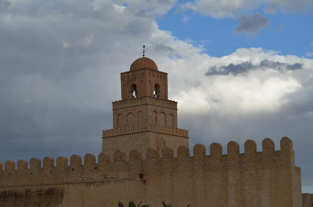 Ghassen, o nome da empresa é Voyages & Loisirs en Tunisie (VLT)