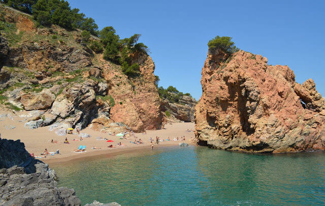 Encantadora Costa Brava, litoral norte da Catalunha, Espanha