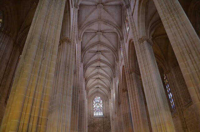 Monastério com arquitetura gótica