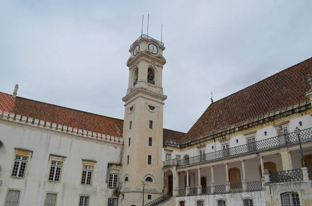 Torre de Relógio Patio da Escola 