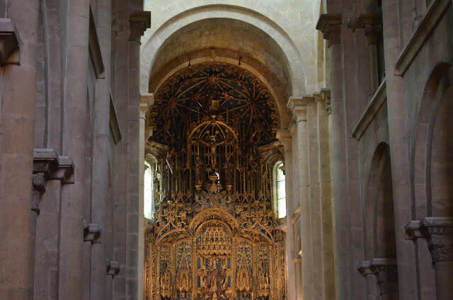 Dentro da Velha Catedral de Coimbra