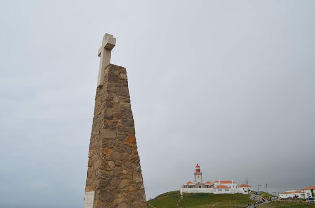 Cruz e o Farol