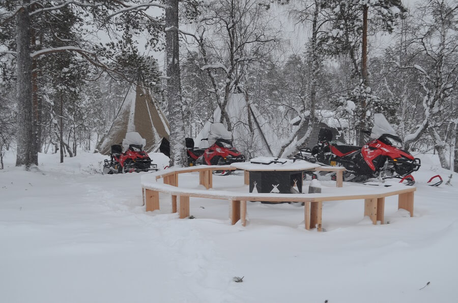 moto de neve na Lapônia