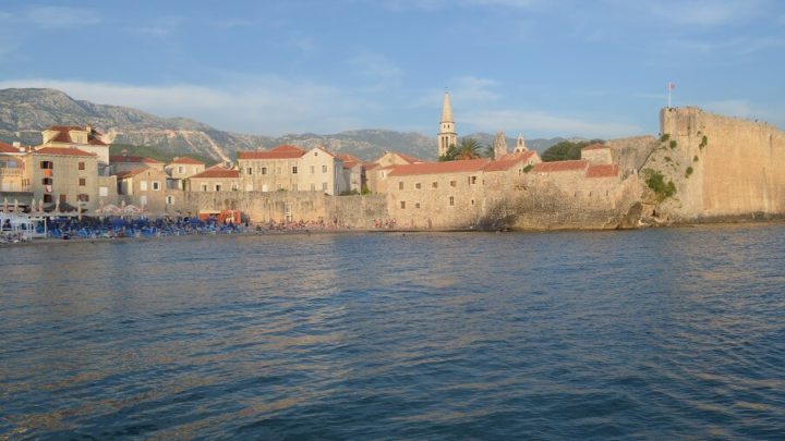 O que fazer em Budva no litoral de Montenegro?