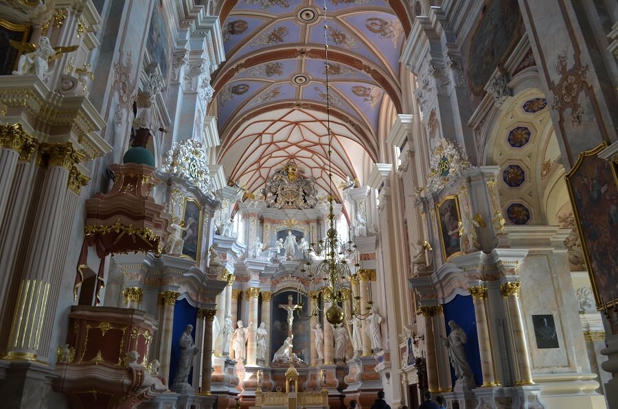 Igreja da Assunção da Virgem Maria (Vytauto Didžiojo Švč. Mergelės Marijos ėmimo į dangų bažnyčia), é outra igreja da cidade