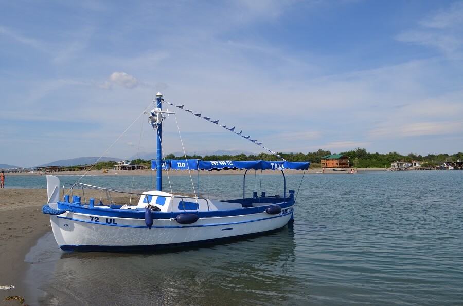 Bar é uma cidade na costa sul de Montenegro