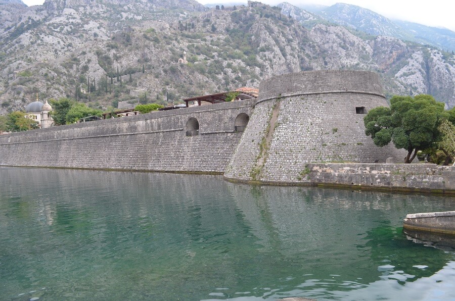 muralha e torres de Kotor