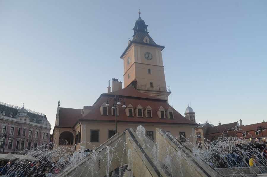 Praça Central (Piata Sfatului)