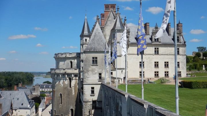 royal-chateau-of-amboise-1122152_1280