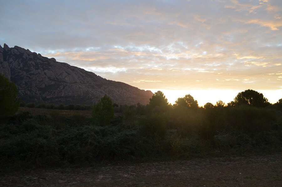 Motorhome nascer do sol em Montserrat