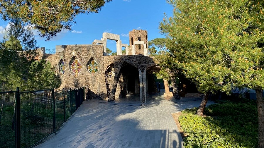 Gaudí Crypt