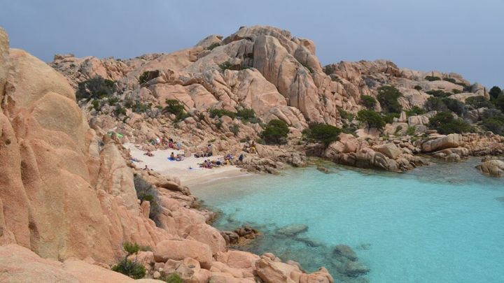 Como chegar na praia Coticcio na Sardenha, Itália